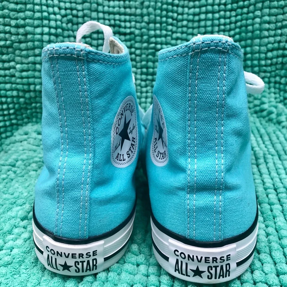 Converse Women’s High-Top Sneakers - Turquoise and White. Like New. Beautiful!